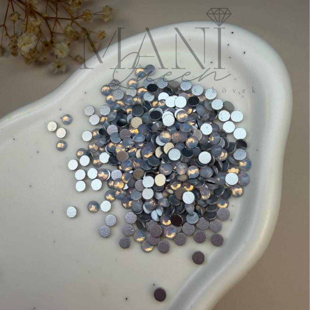 White opal SS12